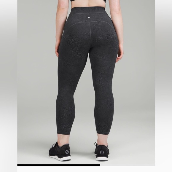 Lululemon Power Thru HR Tight 25" Size 2 - Picture 2 of 6